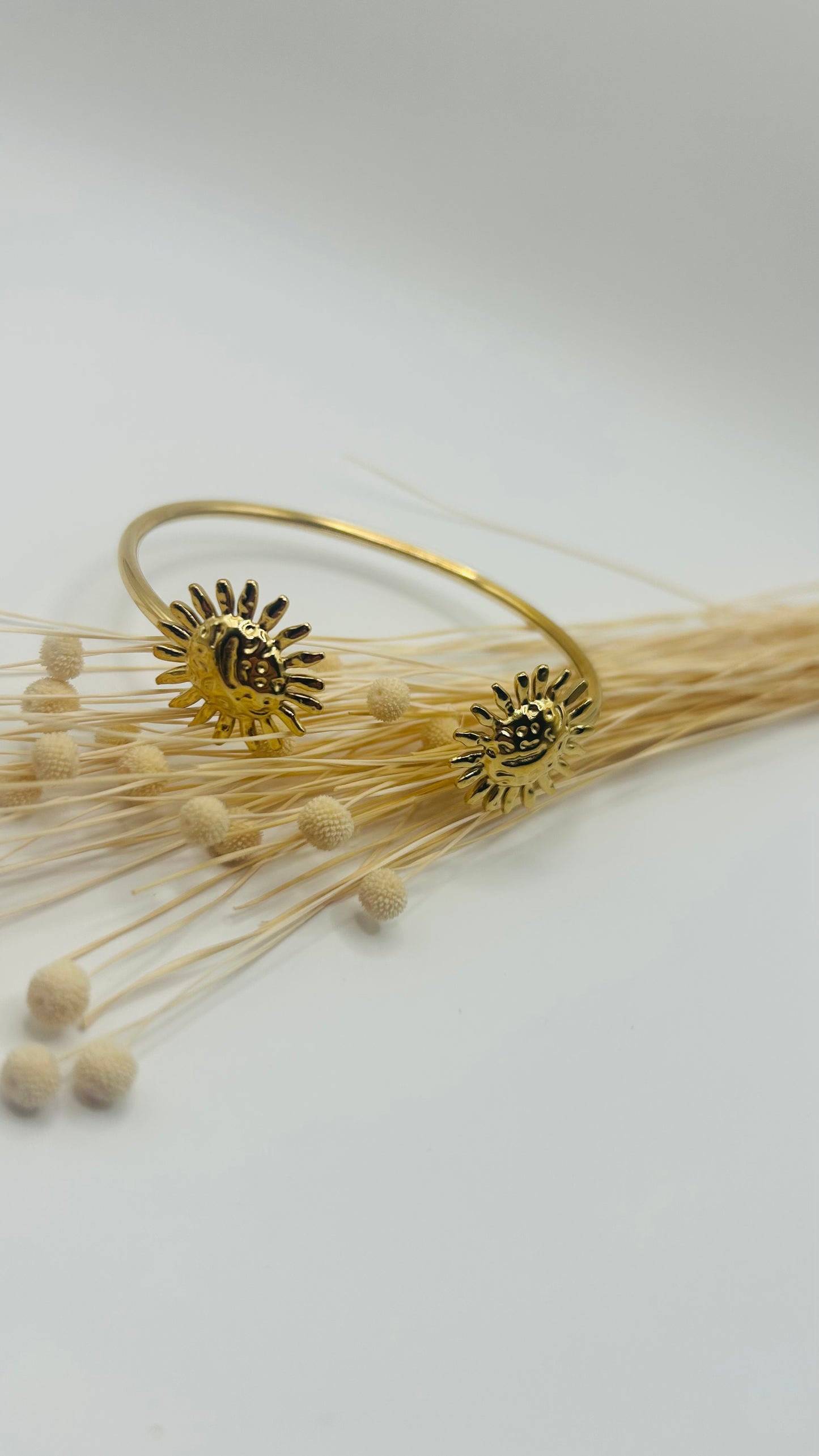 Bangle sunlight